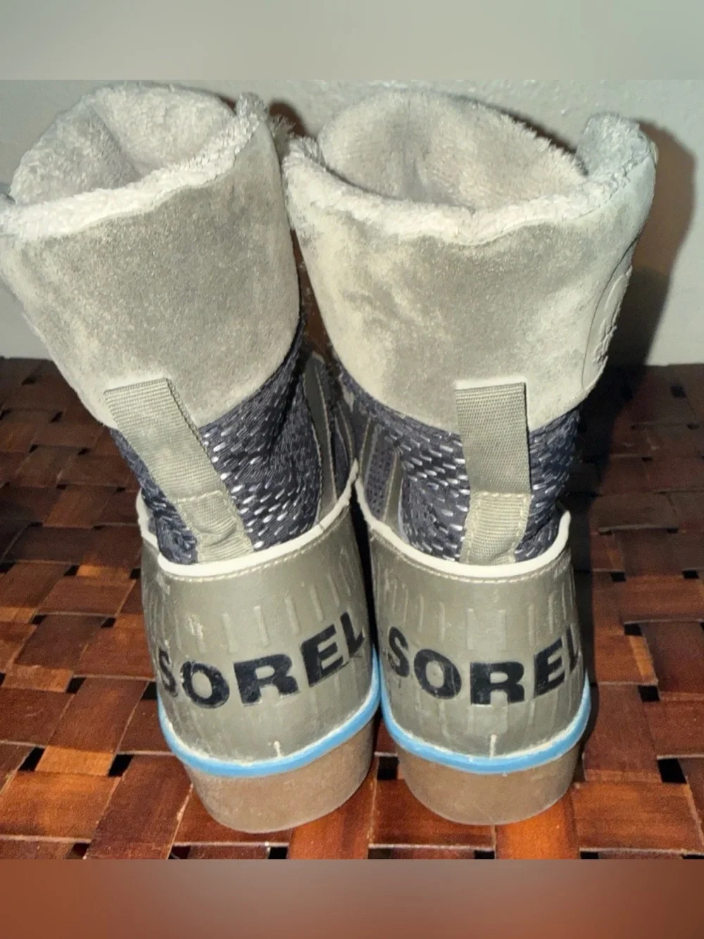 Sorel Tivoli II Women's Teal and Greige Lace-Up Winter snow Rain Boots